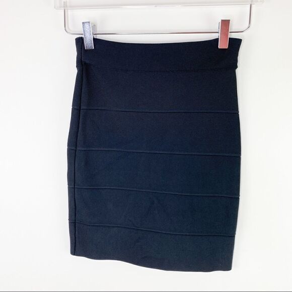 BCBGMaxAzria SIMONE TEXTURED POWER SKIRT Bandage Black Sz S - Picture 6 of 10
